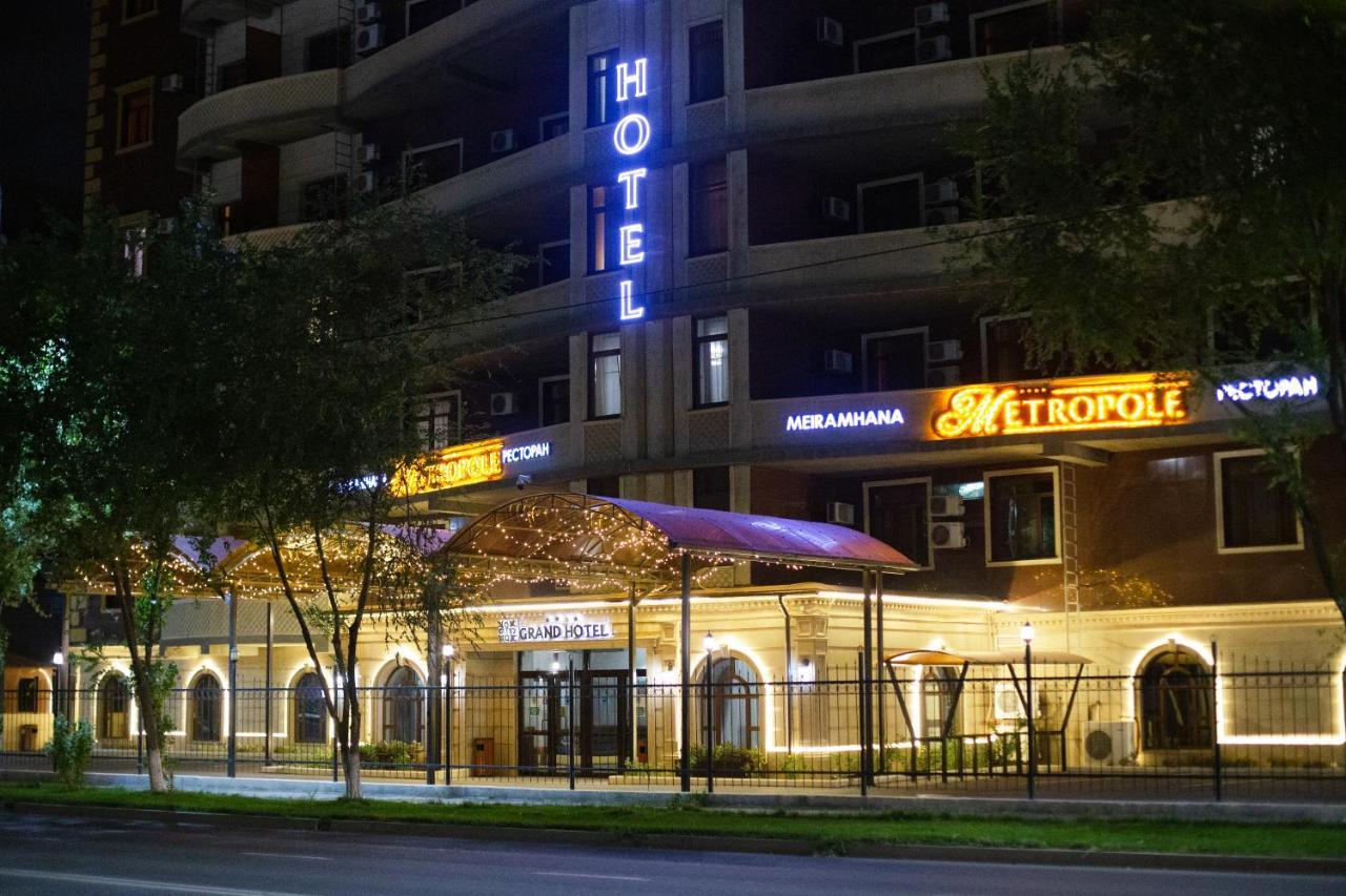 Atb Grand Hotel Atyrau Bagian luar foto