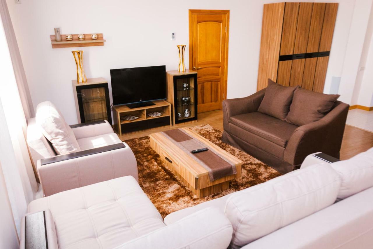 Atb Grand Hotel Atyrau Bagian luar foto