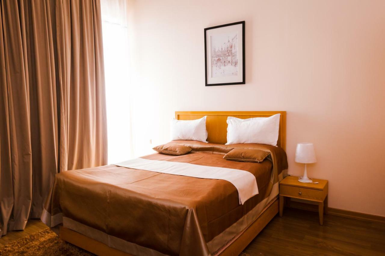Atb Grand Hotel Atyrau Bagian luar foto