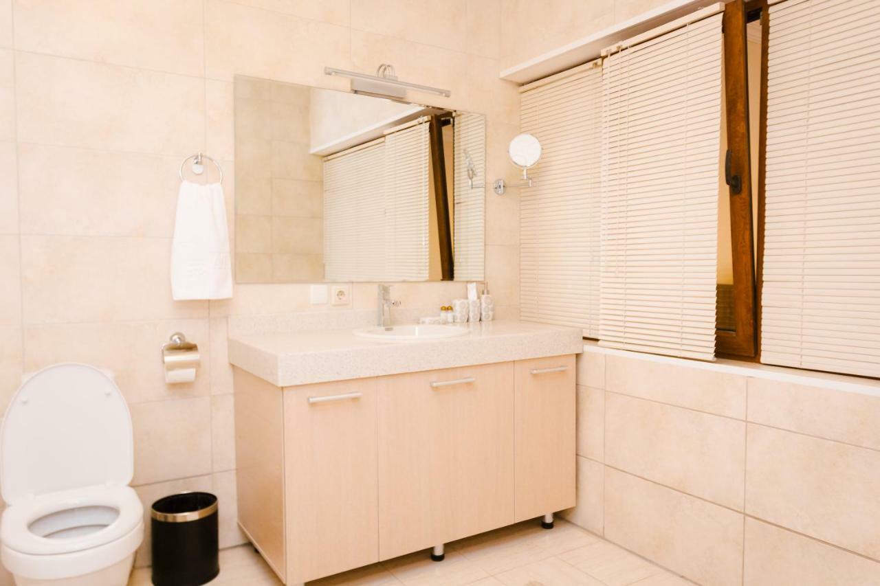 Atb Grand Hotel Atyrau Bagian luar foto