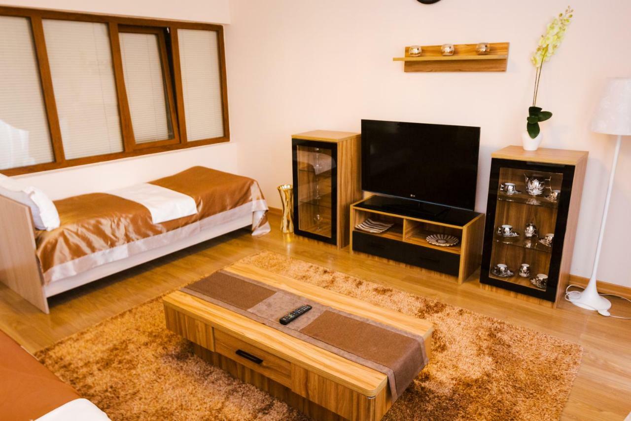 Atb Grand Hotel Atyrau Bagian luar foto