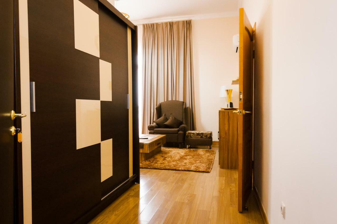 Atb Grand Hotel Atyrau Bagian luar foto