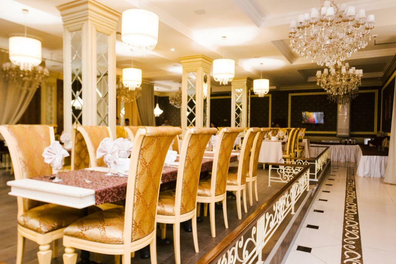 Atb Grand Hotel Atyrau Bagian luar foto